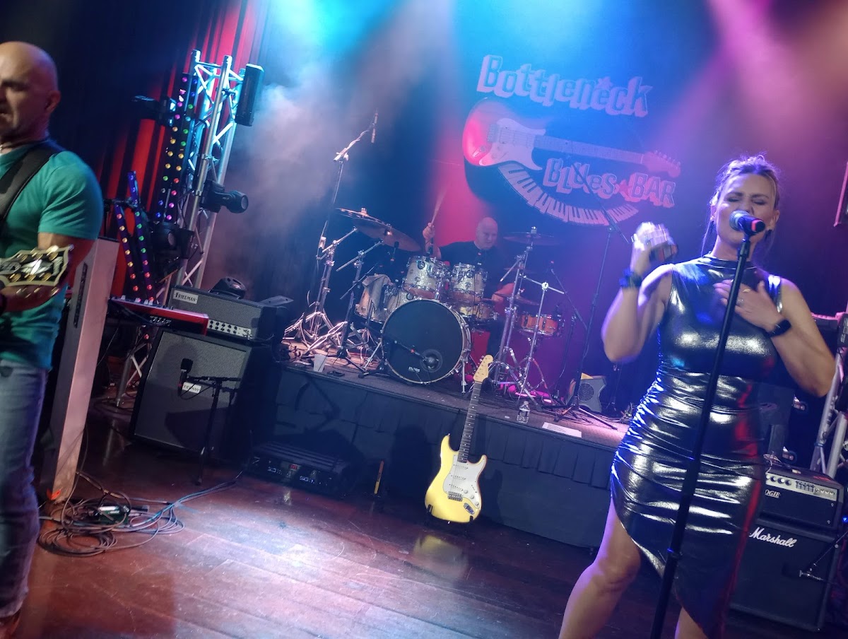 Bottleneck Blues Bar Photos 2