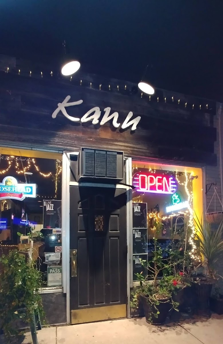 Kanu Bar & Grill